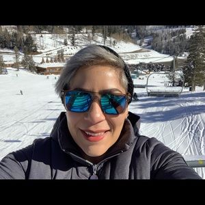 Meet your Posher, Deborah